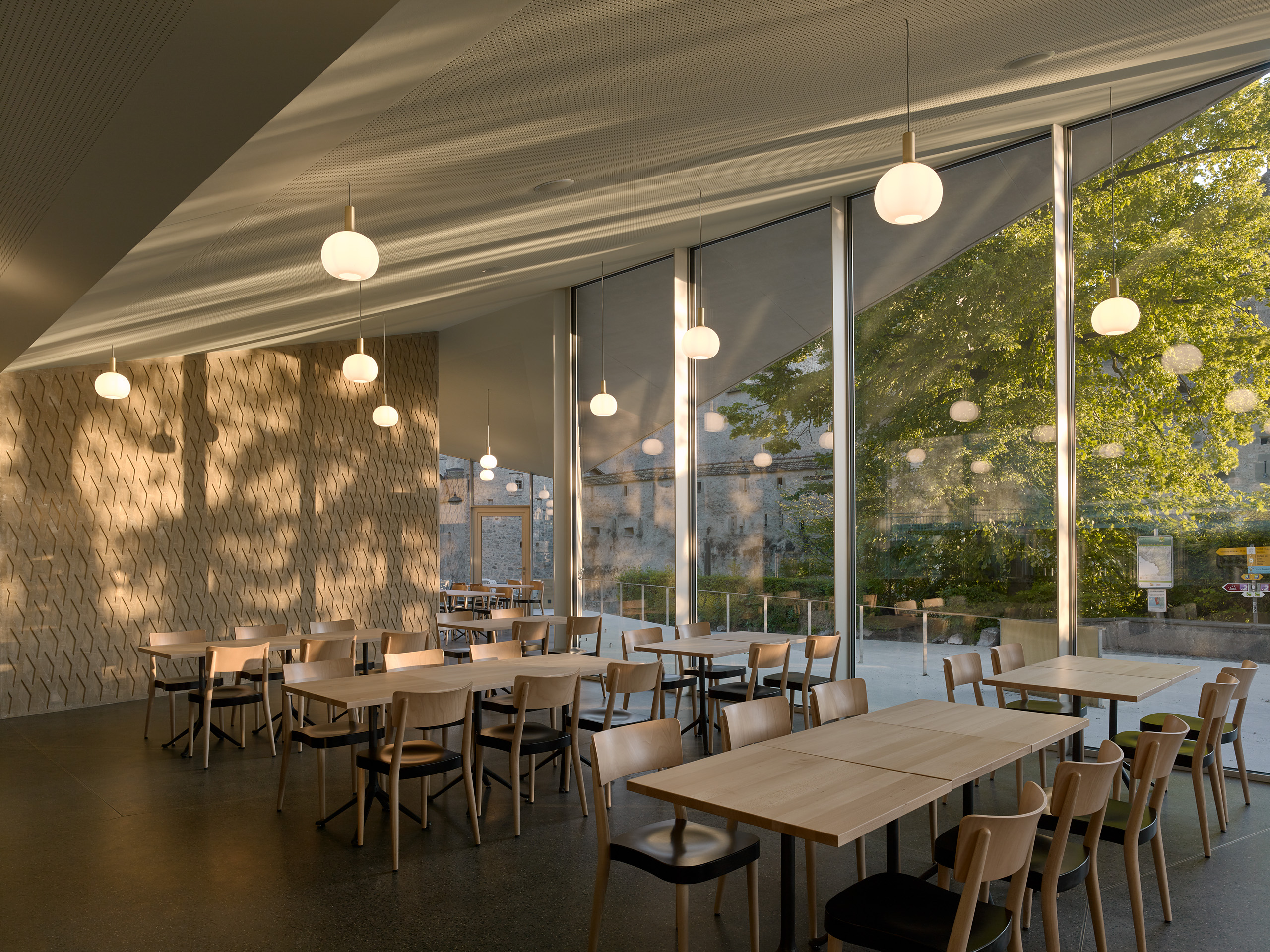 Pavillon et aménagement de la domaine du Château du Chillon